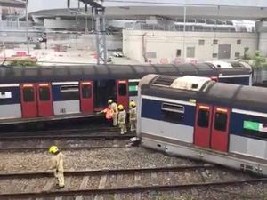 Kereta Tiba-tiba Tergelincir di Hong Kong, 8 Orang Luka-luka Kereta Tiba-tiba Tergelincir di Hong Kong, 8 Orang Luka-luka