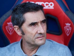 Atmosfer di Signal Iduna Park Favoritnya Ernesto Valverde