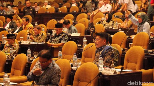 Hujan Interupsi Warnai Paripurna Pengesahan Tatib DPD RI