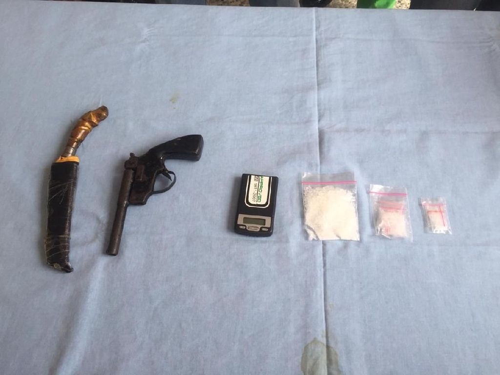 Polisi Tembak Mati Bandar Sabu di Muara Enim Sumsel Polisi Tembak Mati Bandar Sabu di Muara Enim Sumsel