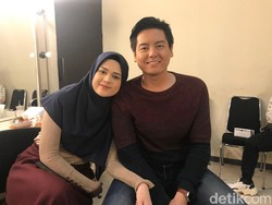 Roger Danuarta dan Cut Meyriska Tak Tunda Momongan