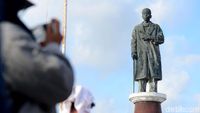 Patung Soedirman Berdiri Kokoh di Ujung Selatan Indonesia