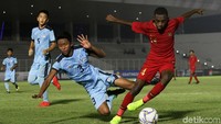 Alexandro Felix melancarkan serangan ke pertahanan Kepulauan Mariana Utara.