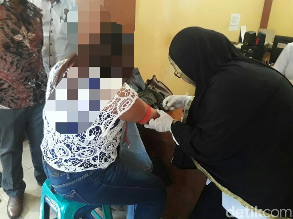 Lima Wanita Malam yang Diamankan Satpol PP Situbondo Positif HIV Lima Wanita Malam yang Diamankan Satpol PP Situbondo Positif HIV