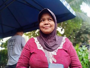 Cerita Nenek yang Viral Gendong Jasad Bayi Berjalan Kaki di Jakut Cerita Nenek yang Viral Gendong Jasad Bayi Berjalan Kaki di Jakut