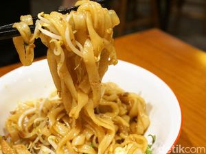 5 Tempat Buka Puasa di Wolter Monginsidi, Menunya Kwetiau Pontianak hingga Ayam Betutu 5 Tempat Buka Puasa di Wolter Monginsidi, Menunya Kwetiau Pontianak hingga Ayam Betutu