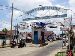 Cerita di Gerbang Masuk Pelabuhan Penajam