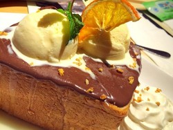 Sore Ini Enaknya Ngemil Honey Toast, Roti Panggang Berlumur Madu yang Legit