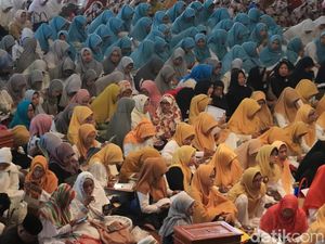 1.500 Warga Bandung Tulis Mushaf Alquran dan Kalibrasi Arah Kiblat