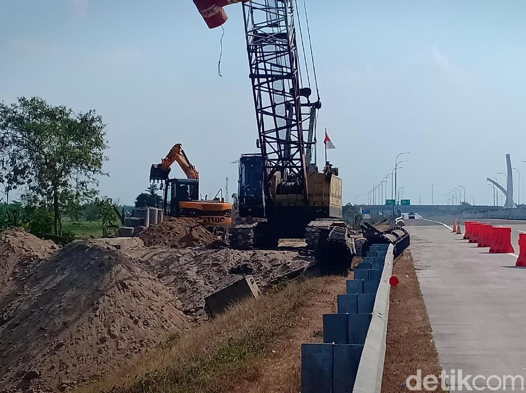 Ini Upaya Jasa Marga Antisipasi Banjir di Tol Madiun Agar Tak Terulang Ini Upaya Jasa Marga Antisipasi Banjir di Tol Madiun Agar Tak Terulang