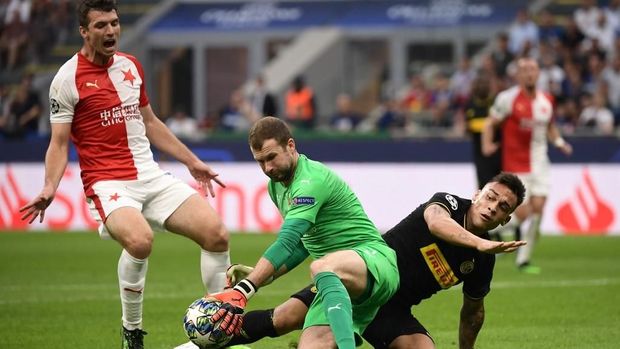 Kiper Ondrej Kolar beberapa kali melakukan penyelamatan penting.