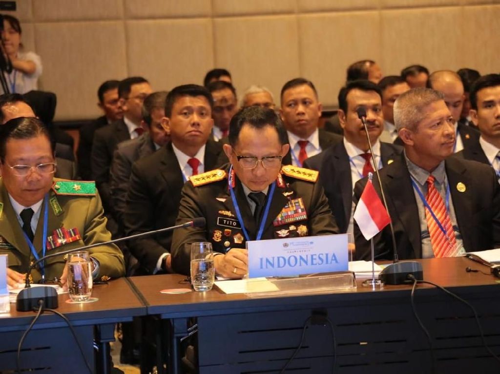 Kapolri Dorong Interpol Transparan dalam Terbitkan Red Notice Kapolri Dorong Interpol Transparan dalam Terbitkan Red Notice