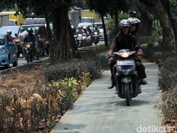 Viral Pemotor Lewat Trotoar di Area Kebun Raya Bogor