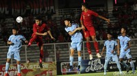 Serangan demi serangan terus dilancarkan timnas Indonesia.