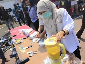 Kejari Cimahi Blender Barang Bukti Ratusan Butir Ekstasi