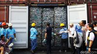 Penampakan 9 Kontainer Sampah Plastik yang Dikembalikan ke Australia
