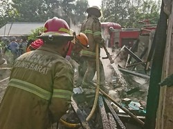 Pom Mini Meledak di Bandung Barat, 1 Rumah Ludes Terbakar