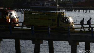 Geliat Aktivitas Pelabuhan Ferry Karianggau - Penajam