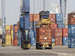 RI Rilis Senjata Jaga Ekonomi dari Gempuran Corona RI Rilis Senjata Jaga Ekonomi dari Gempuran Corona