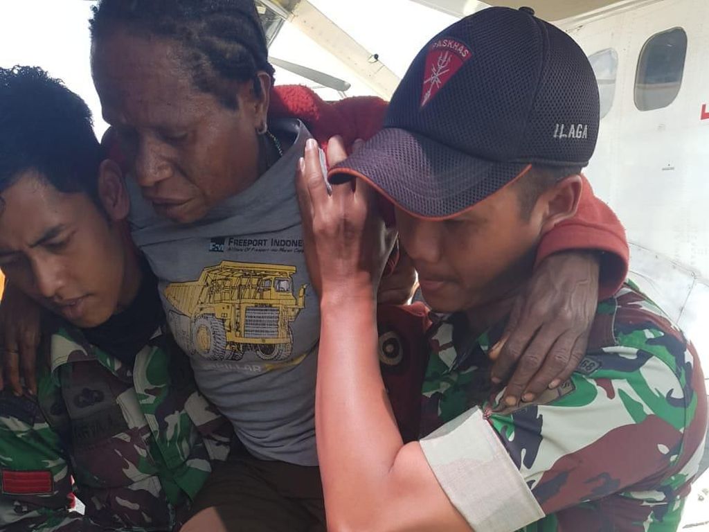 KKB Kontak Tembak dengan TNI-Polri di Puncak Papua, 7 Warga Jadi Korban KKB Kontak Tembak dengan TNI-Polri di Puncak Papua, 7 Warga Jadi Korban