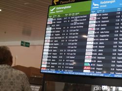 14 Penerbangan di Bandara Semarang Hari Ini Batal Imbas Erupsi Anak Krakatau