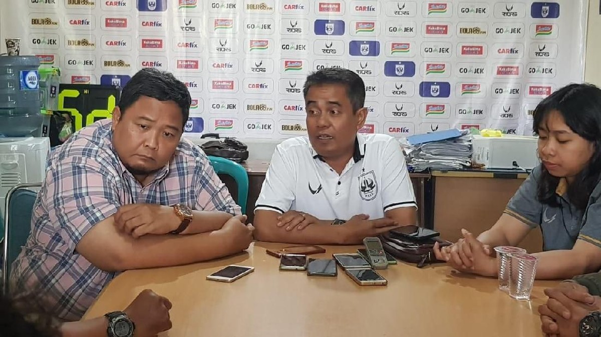 Laga Liga 1 antara PSIS vs Persebaya dipastikan digelar tanpa penonton. Foto: Angling Adhitya Purbaya