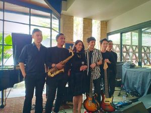 Jebolan Pencarian Bakat Ini Bawakan Tembang Lawas Versi Jazz Jebolan Pencarian Bakat Ini Bawakan Tembang Lawas Versi Jazz