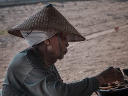 penjual gereh di pantai