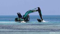 Melihat Pembangunan Tanggul Laut di Pulau Panggang