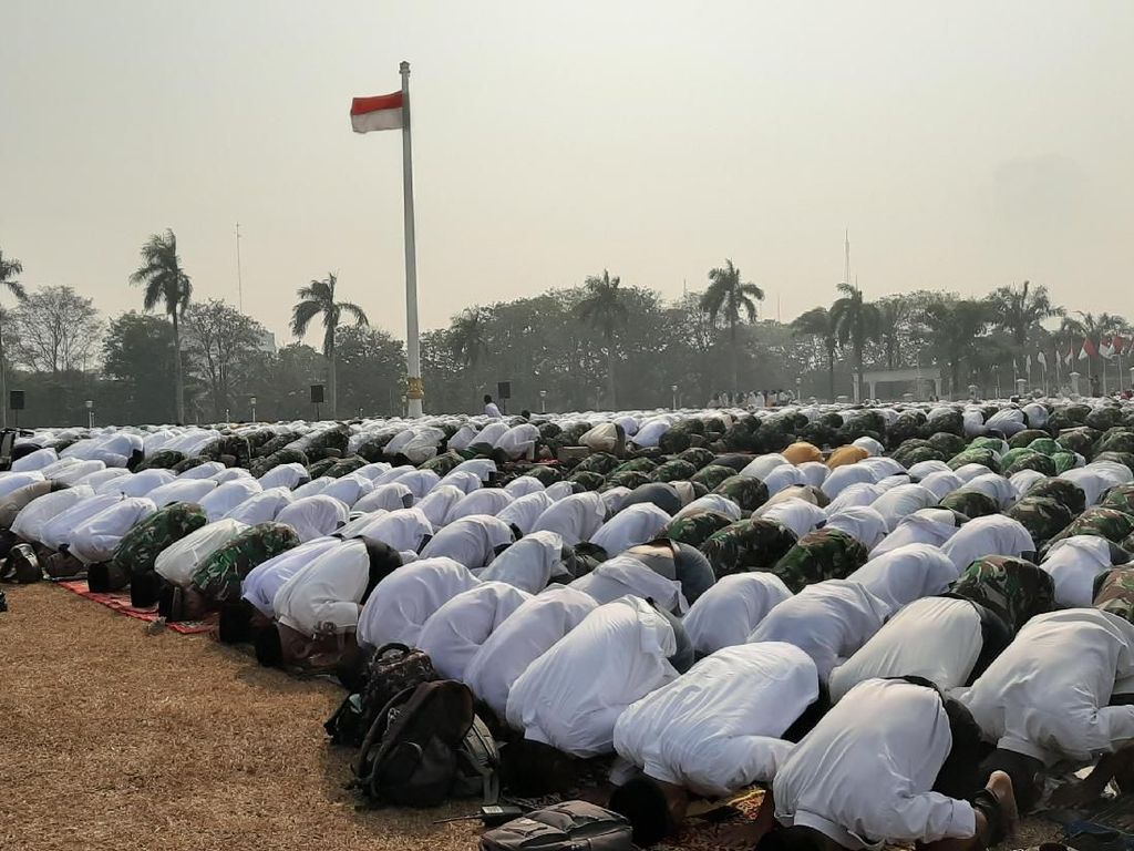 Salat Minta Hujan, Gubernur Sumsel Harap Tak Saling Salahkan soal Karhutla Salat Minta Hujan, Gubernur Sumsel Harap Tak Saling Salahkan soal Karhutla