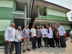 Kemendikbud Cek SD di Bekasi yang Sempat Viral karena Belajar Lesehan