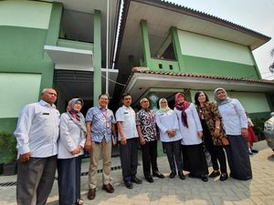 Kemendikbud Cek SD di Bekasi yang Sempat Viral karena Belajar Lesehan Kemendikbud Cek SD di Bekasi yang Sempat Viral karena Belajar Lesehan