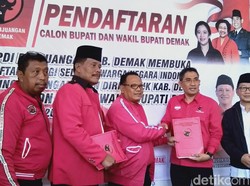 Ada Dokter dan Kiai, 4 Nama Ambil Formulir Maju Pilbup Demak Lewat PDIP