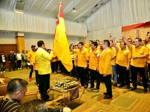 Buntut Ricuh MKGR, Pro-Bamsoet Akan Laporkan Loyalis Airlangga ke MKD Buntut Ricuh MKGR, Pro-Bamsoet Akan Laporkan Loyalis Airlangga ke MKD