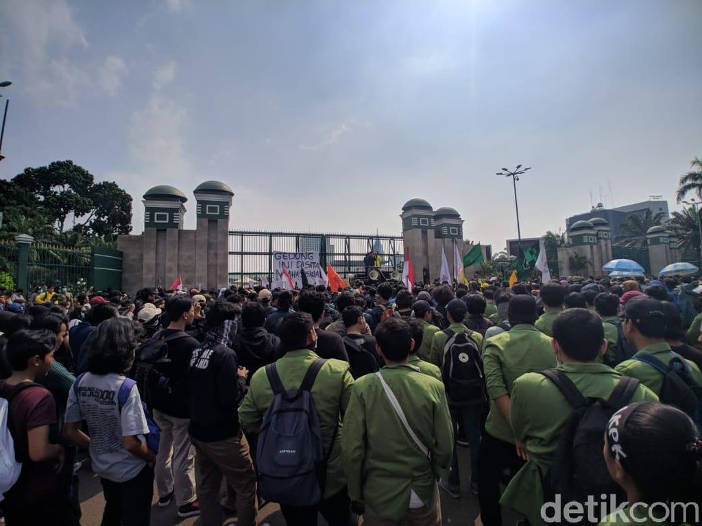 Tolak Revisi UU KPK, Mahasiswa Gelar Mosi Tak Percaya DPR Tolak Revisi UU KPK, Mahasiswa Gelar Mosi Tak Percaya DPR