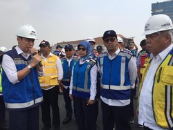 Tol Japek Layang Jadi Dipakai Saat Natal Pak Basuki?