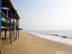 Melepas Lelah di Pantai Nipah-nipah, Ancolnya Ibu Kota Baru