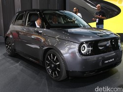 Honda: Penjualan Mobil Listrik Takkan Ngegas Drastis