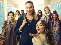 Tall Girl: Betapa Menderitanya Menjadi Cewek Tinggi