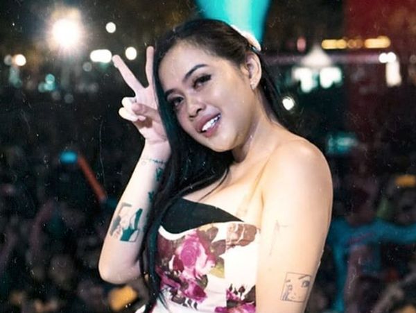 Fakta dan Penampilan Pedangdut Seksi Xena Xenita