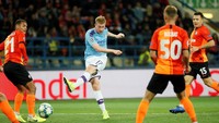 City juga terus menekan lini pertahanan lawan dengan mencatatkan 17 tembakan dengan lima mengarah ke gawang.
