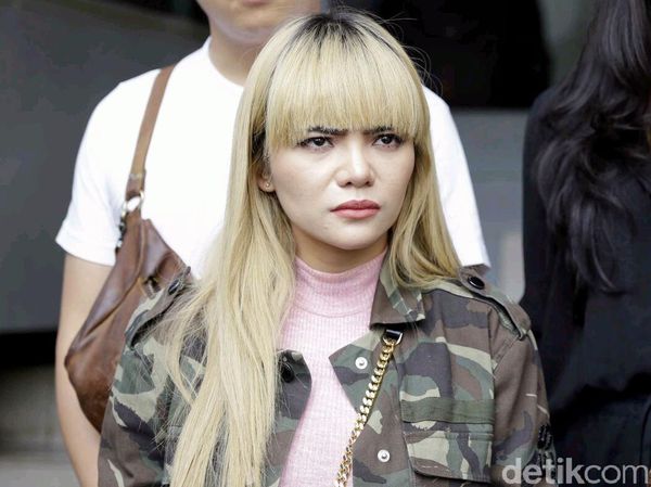 Ekspresi Sangar Dinar Candy Usai Foto Vulgarnya Disebar