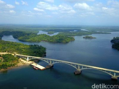 Indahnya Panorama Jembatan Pulau Balang Penajam