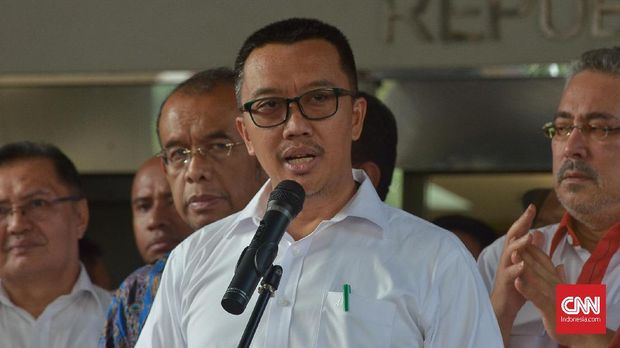 Zainudin Amali Dobrak Tradisi 15 Tahun Menpora Berkumis