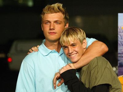 Foto: Kekompakan Nick dan Aaron Carter, Dulu Bromance Kini Musuhan