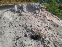 Pasir yang Bakar Tangan dan Kaki Ahmad Dani Diduga Mengandung Limbah B3