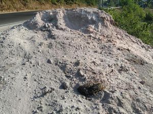 Pasir yang Bakar Tangan dan Kaki Ahmad Dani Diduga Mengandung Limbah B3 Pasir yang Bakar Tangan dan Kaki Ahmad Dani Diduga Mengandung Limbah B3