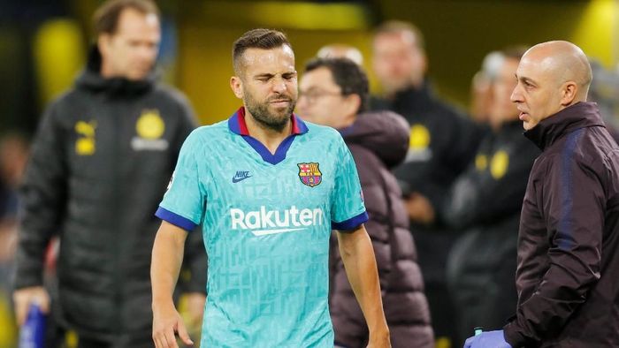 Jordi Alba cedera hamstring. (Foto: Leon Kuegeler/Reuters)