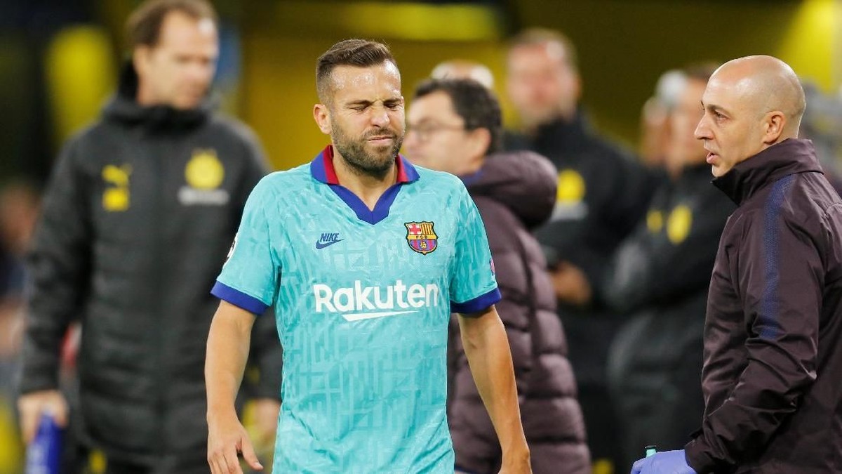 Jordi Alba cedera hamstring. (Foto: Leon Kuegeler/Reuters)