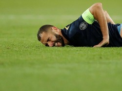 Madrid sebenarnya mencetak dua gol di pertandingan ini, namun keduanya dianulir. Pertama dari Gareth Bale yang dibatalkan karena handball, sementara yang kedua dari Karim Benzema karena offside. REUTERS/Benoit Tessier.